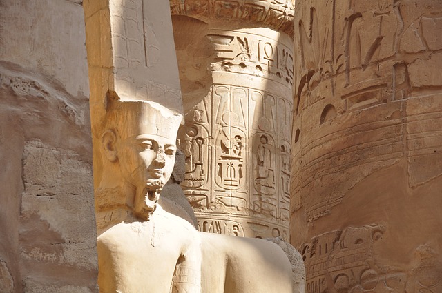 faraon a egyptský chrám
